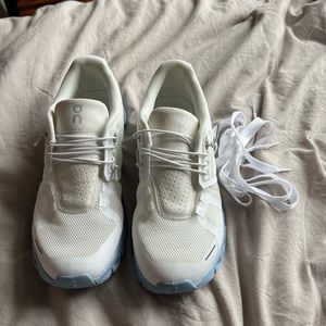 On Cloud 5 white sneakers